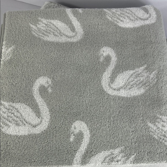 Deborah Connolly Swan Print Bath Towel Set Gray White Quick Dry Cotton 2 Pc NEW - Picture 4 of 8